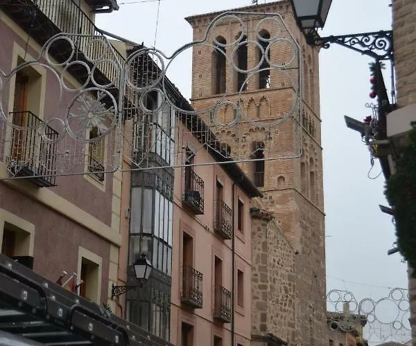 Casa Santo Tome Toledo